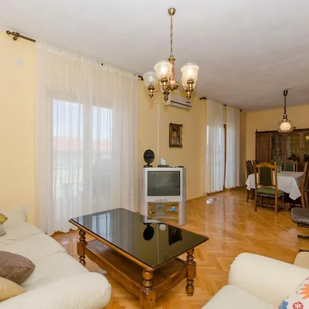 Senija Apartment *