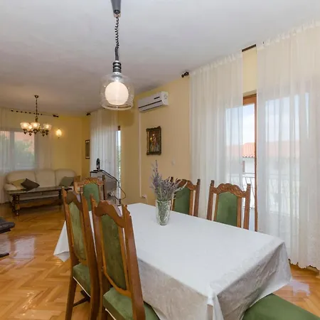 Senija Apartment *